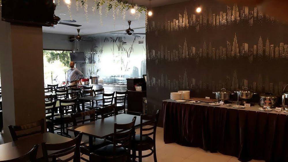 Bary Inn, Klia & Klia2 - 24 Hours Free Airport Pick-Up Sepang Exterior foto