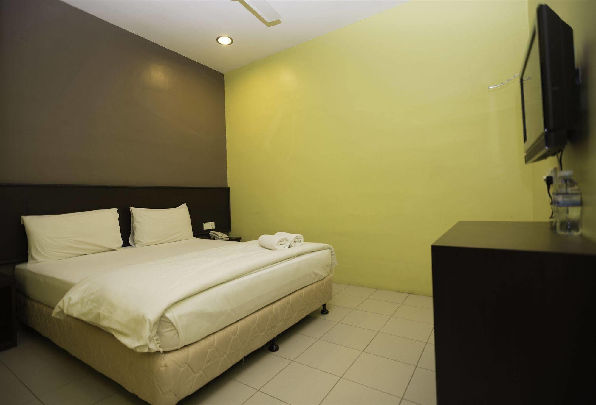 Bary Inn, Klia & Klia2 - 24 Hours Free Airport Pick-Up Sepang Exterior foto