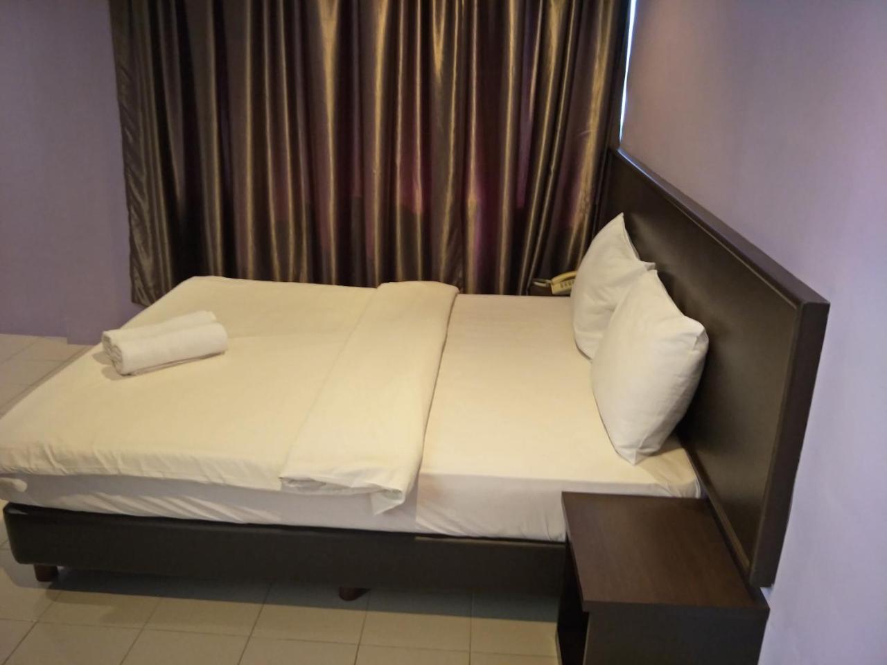 Bary Inn, Klia & Klia2 - 24 Hours Free Airport Pick-Up Sepang Exterior foto